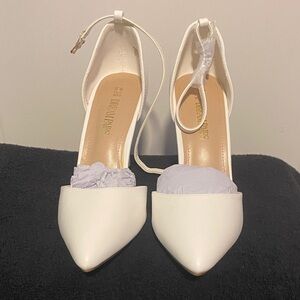 Dream Pairs White Pointed Toe Heels